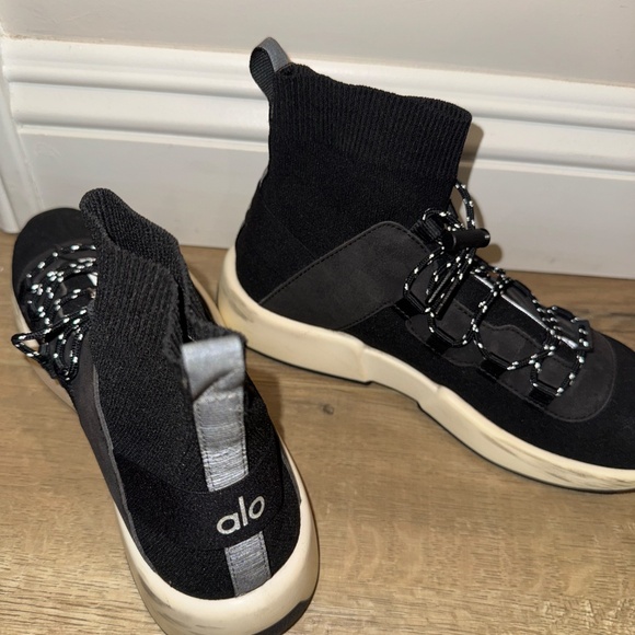 Alo Yoga High Sock Sneakers – Black White – Size 8 - Picture 2 of 3